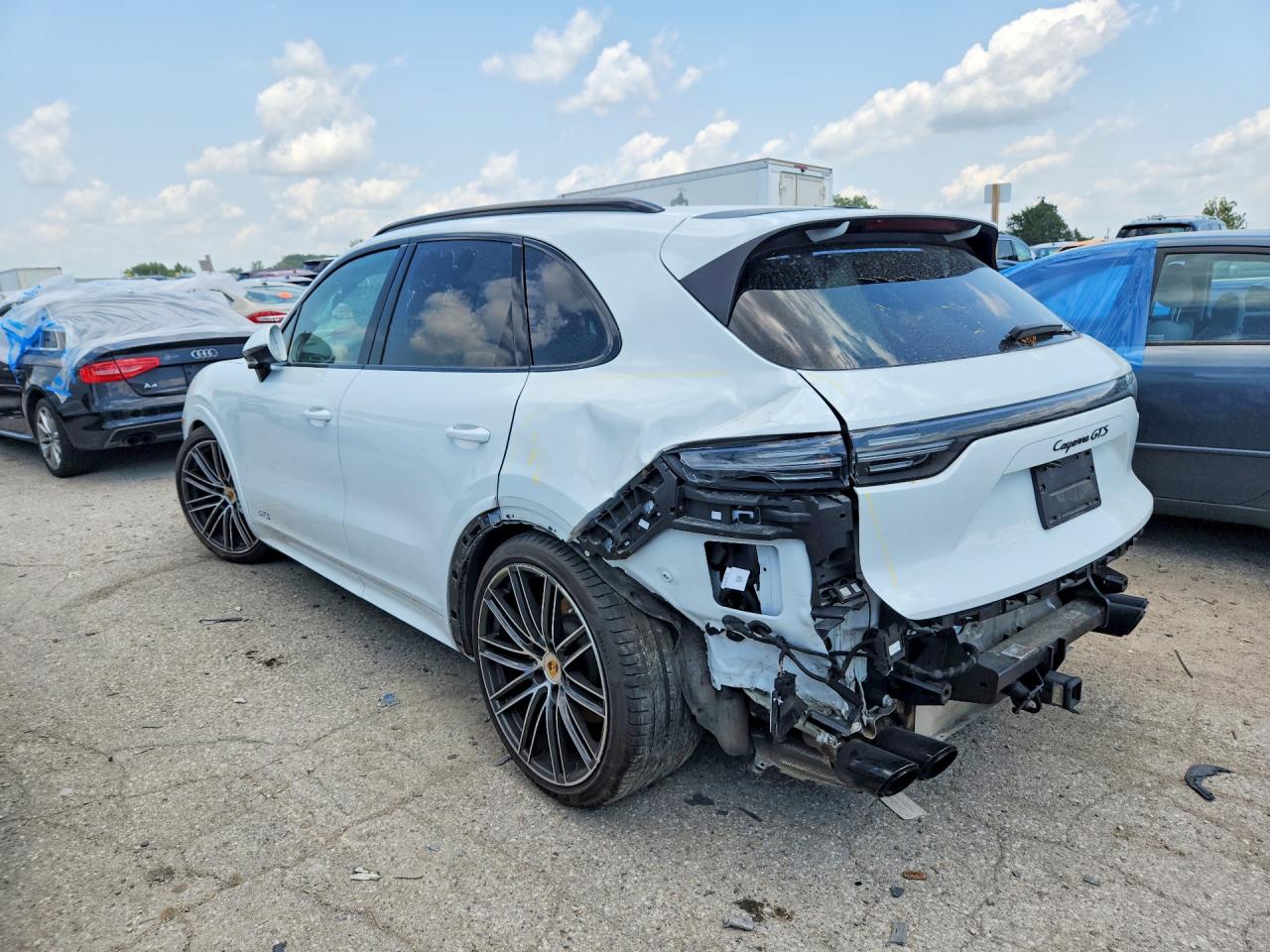 2021 PORSCHE CAYENNE GTS — снимка 2