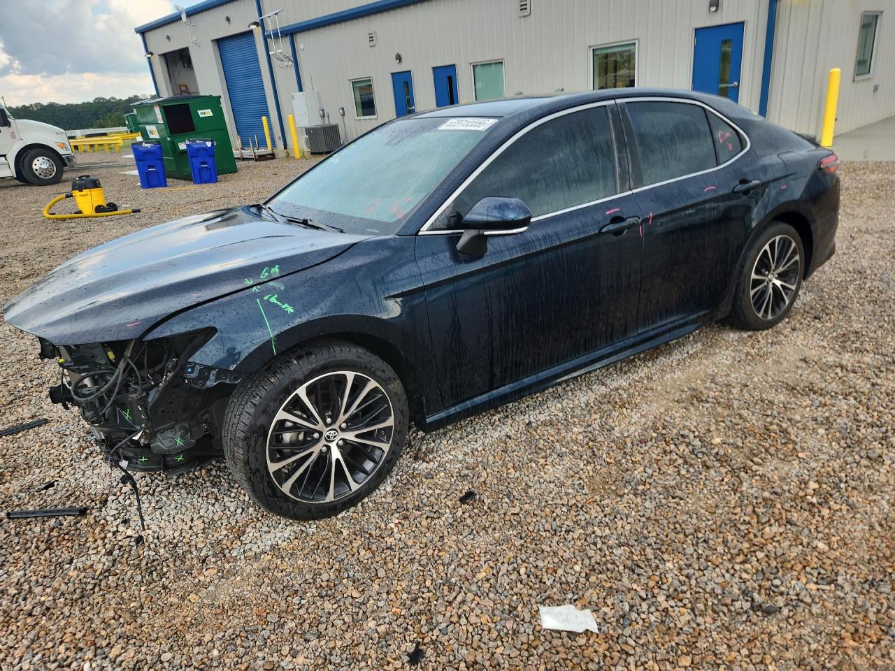 2018 TOYOTA CAMRY SE