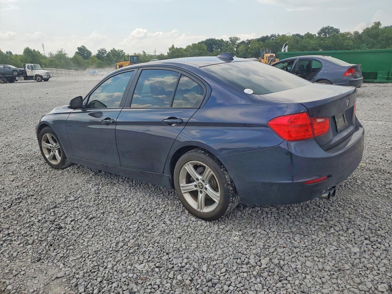 2013 BMW 328 I — снимка 2