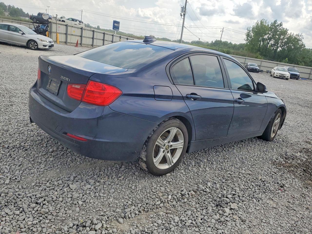 2013 BMW 328 I — снимка 3