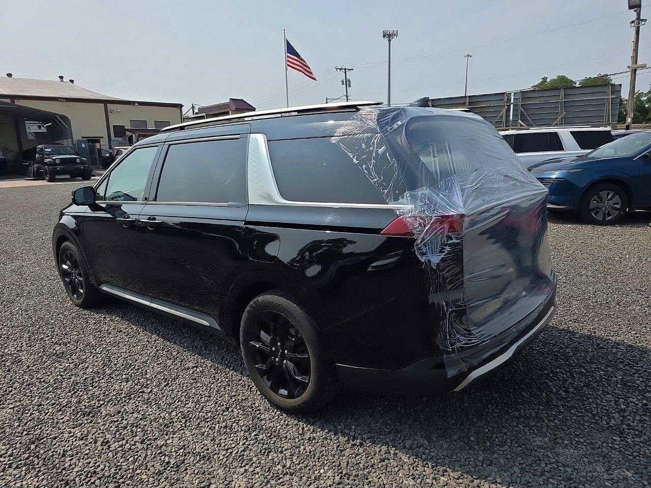 2024 KIA CARNIVAL SX — снимка 2