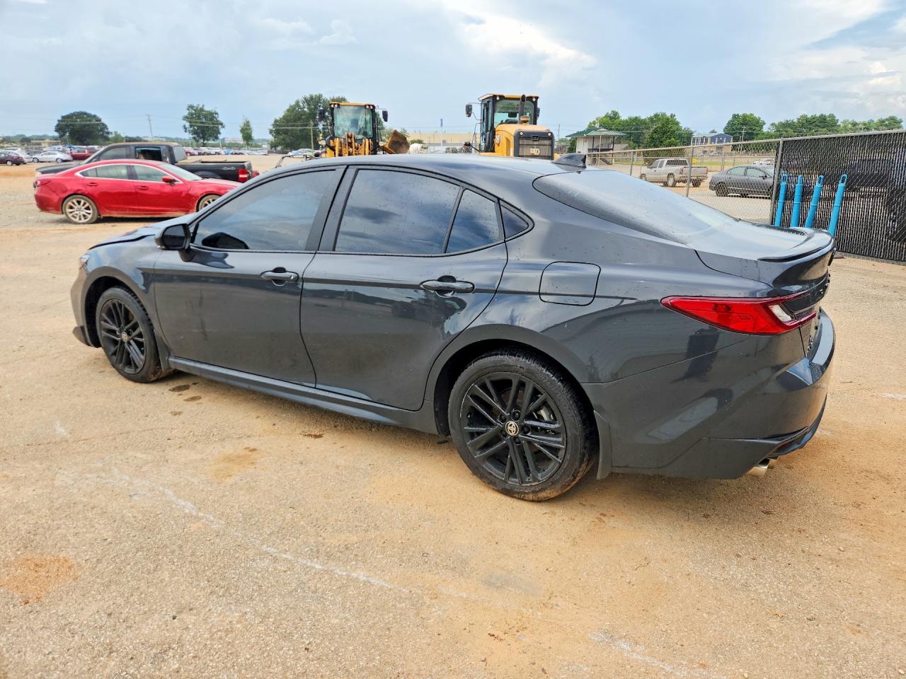 2025 TOYOTA CAMRY SE — снимка 2
