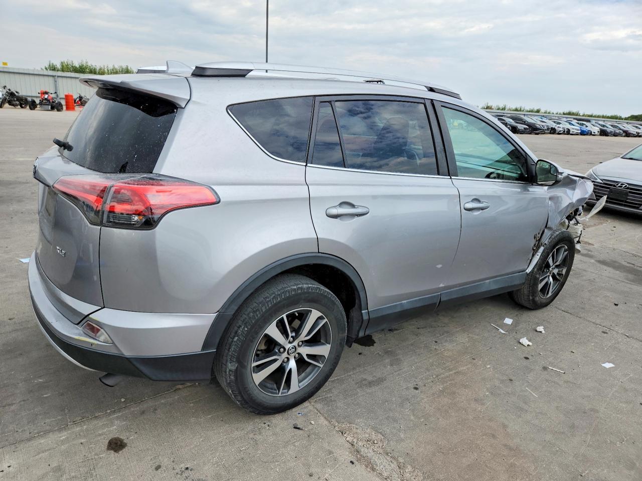 2016 TOYOTA RAV4 XLE — снимка 3