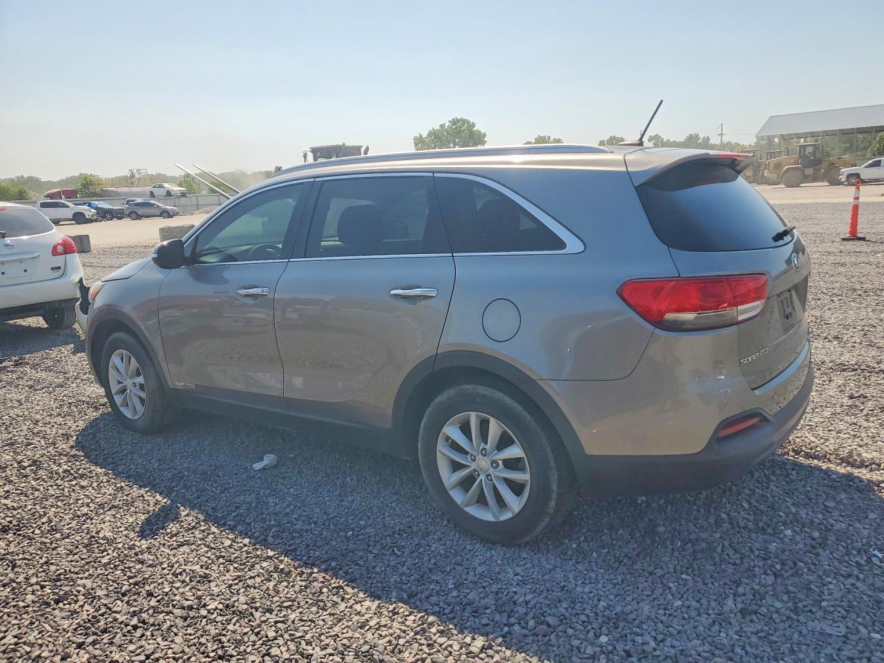 2017 KIA SORENTO LX V6 — снимка 2