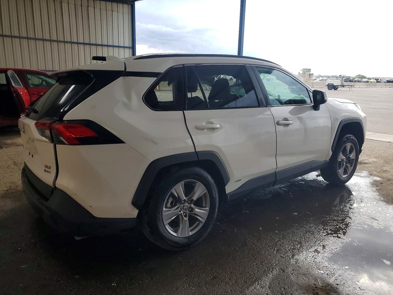 2025 TOYOTA RAV4 HYBRID XLE — снимка 3
