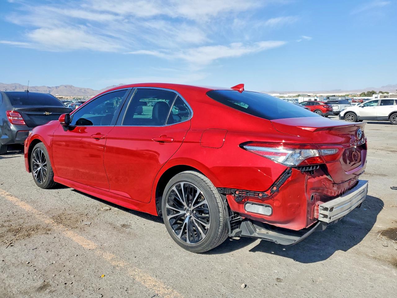 2019 TOYOTA CAMRY SE — снимка 2