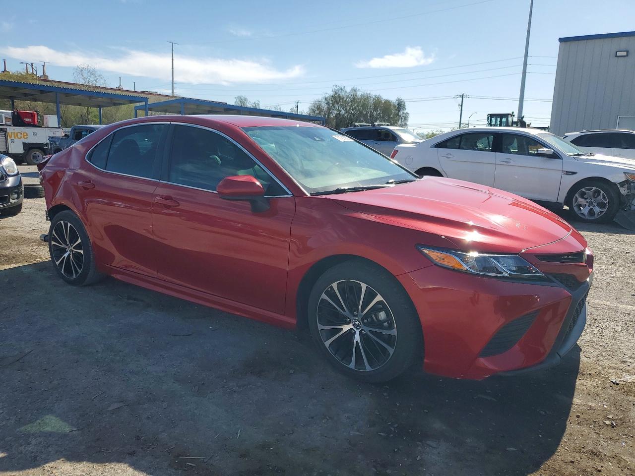 2019 TOYOTA CAMRY SE — снимка 4
