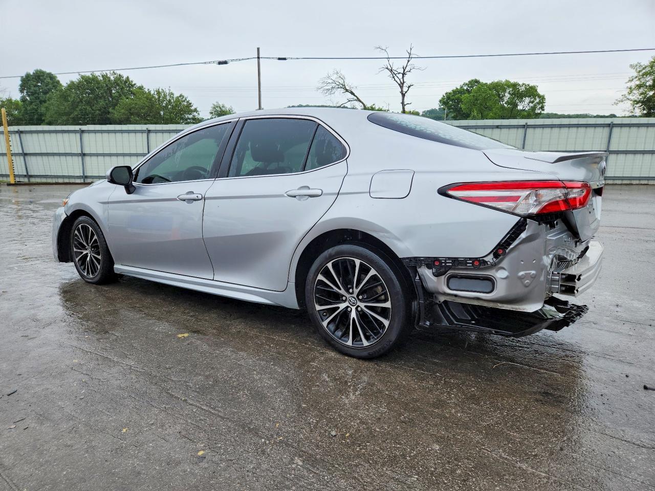 2018 TOYOTA CAMRY SE — снимка 2