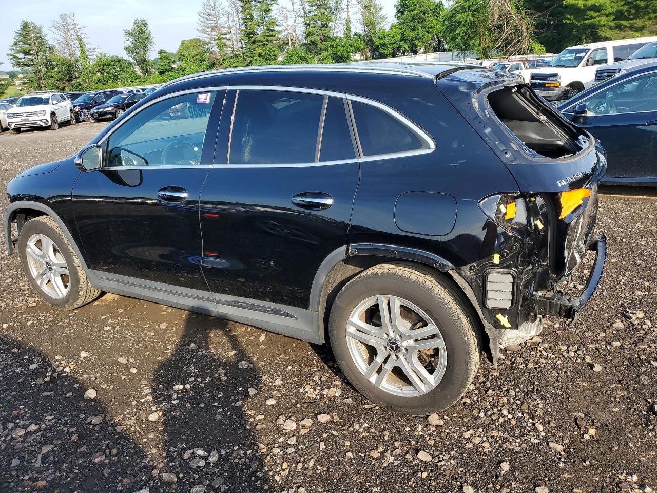 2021 MERCEDES-BENZ GLA 250 4MATIC — снимка 2