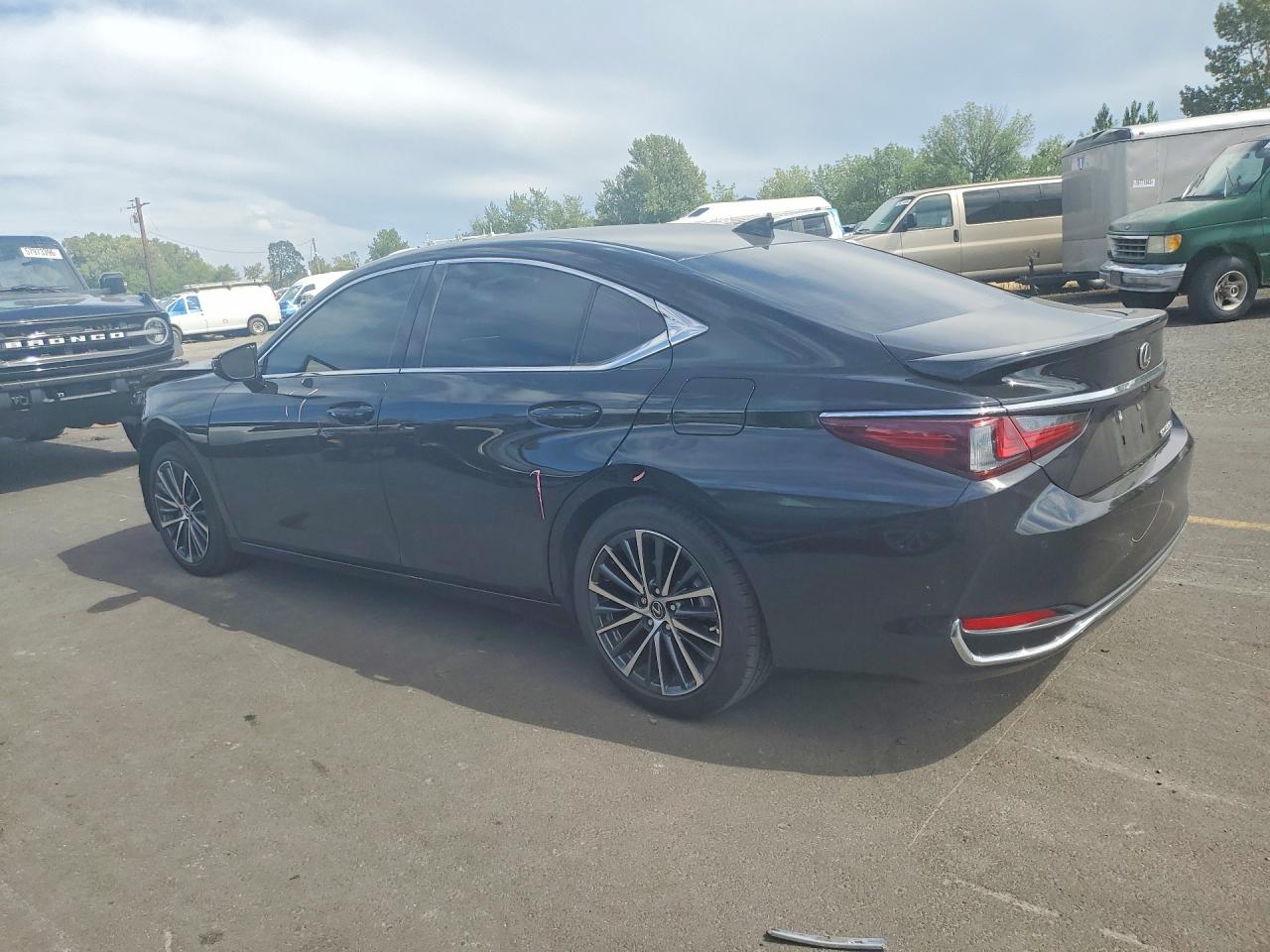 2025 LEXUS ES 300H BASE — снимка 2
