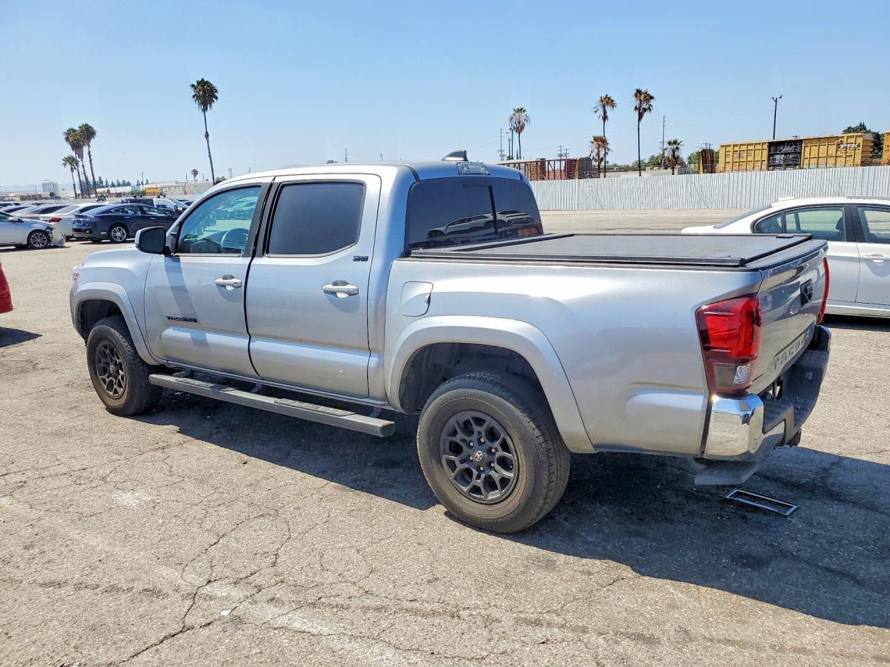 2021 TOYOTA TACOMA SR5 V6 — снимка 2