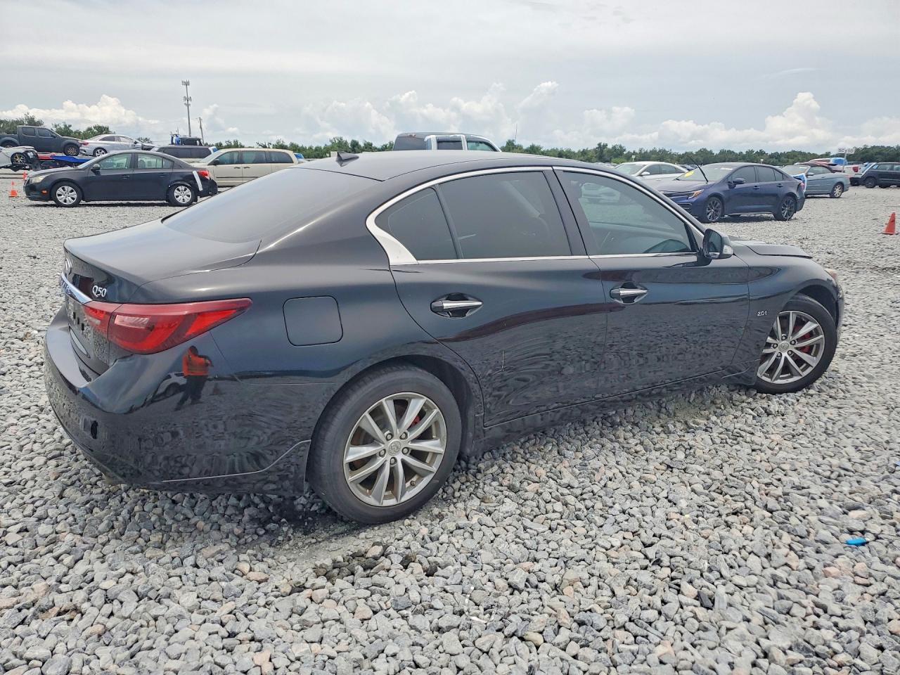 2018 INFINITI Q50 2.0T LUXE — снимка 3