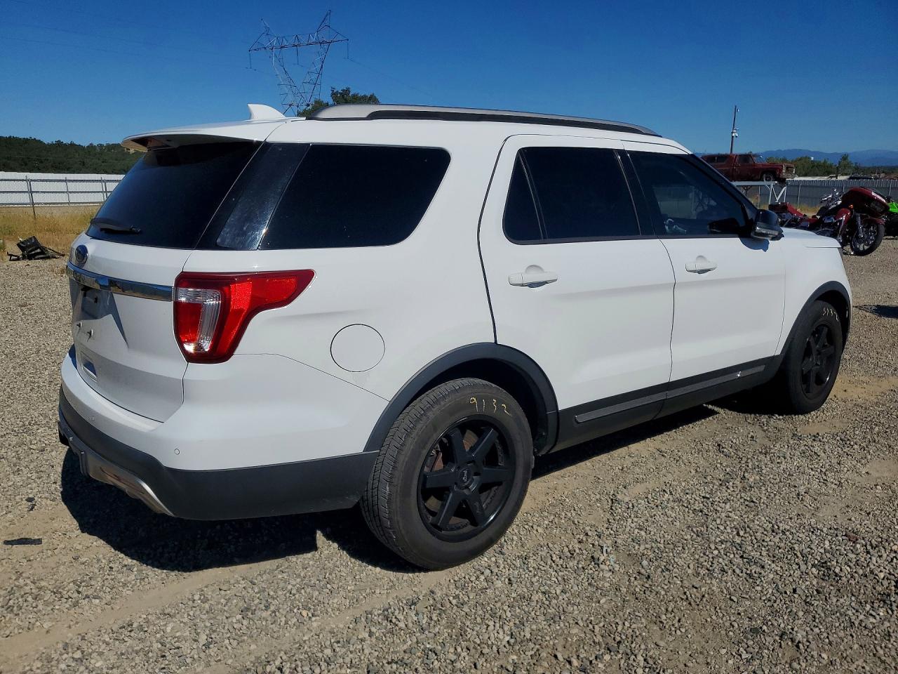 2017 FORD EXPLORER XLT — снимка 3