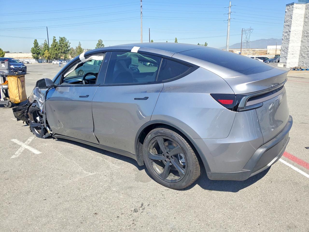 2026 TESLA MODEL Y — снимка 2