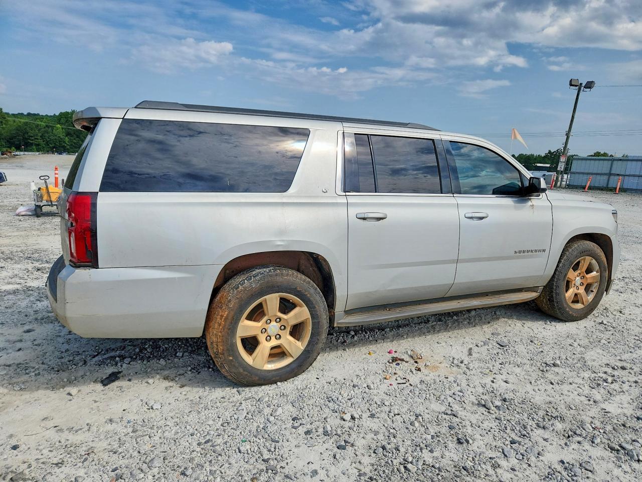 2016 CHEVROLET SUBURBAN C1500 LT — снимка 3