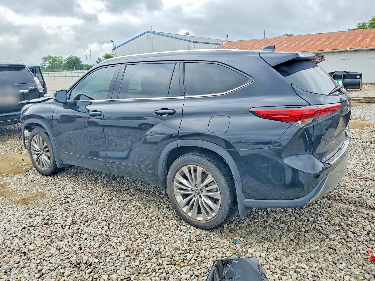 2020 TOYOTA HIGHLANDER PLATINUM — снимка 2