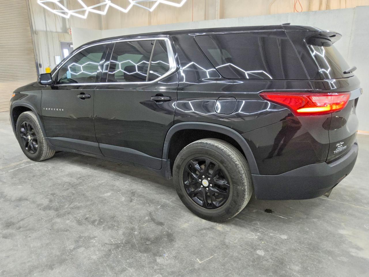 2019 CHEVROLET TRAVERSE LS — снимка 2