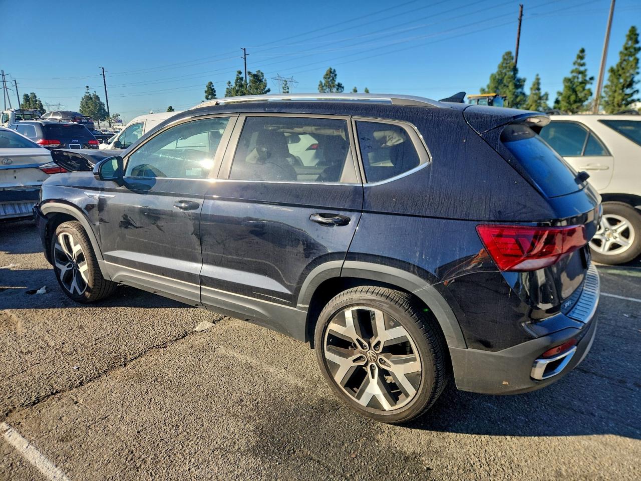 2022 VOLKSWAGEN TAOS SEL — снимка 2