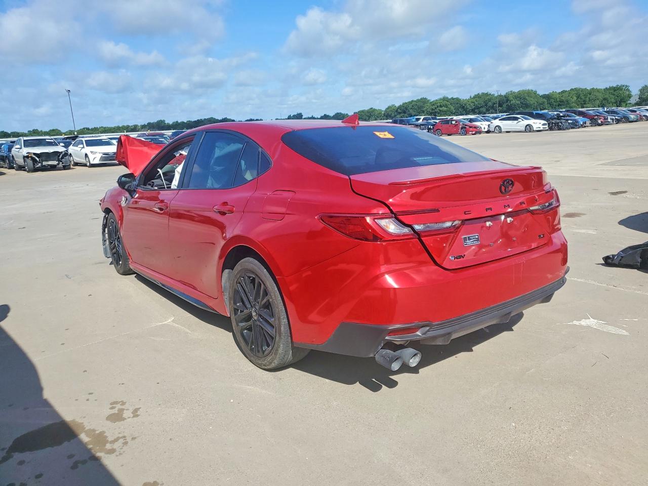 2025 TOYOTA CAMRY SE — снимка 2