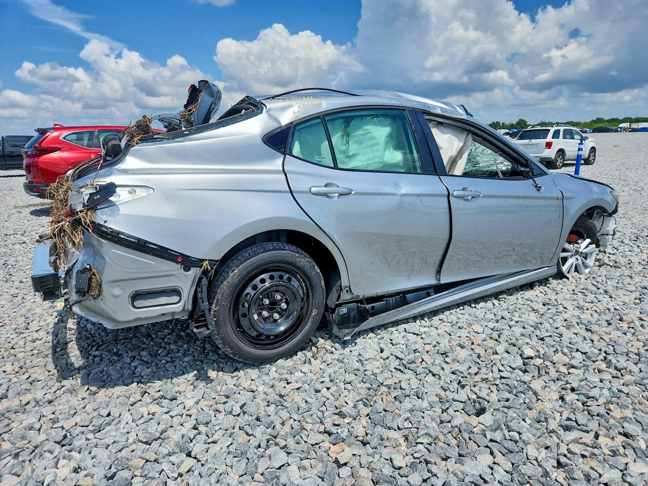 2026 TOYOTA CAMRY LE — снимка 3