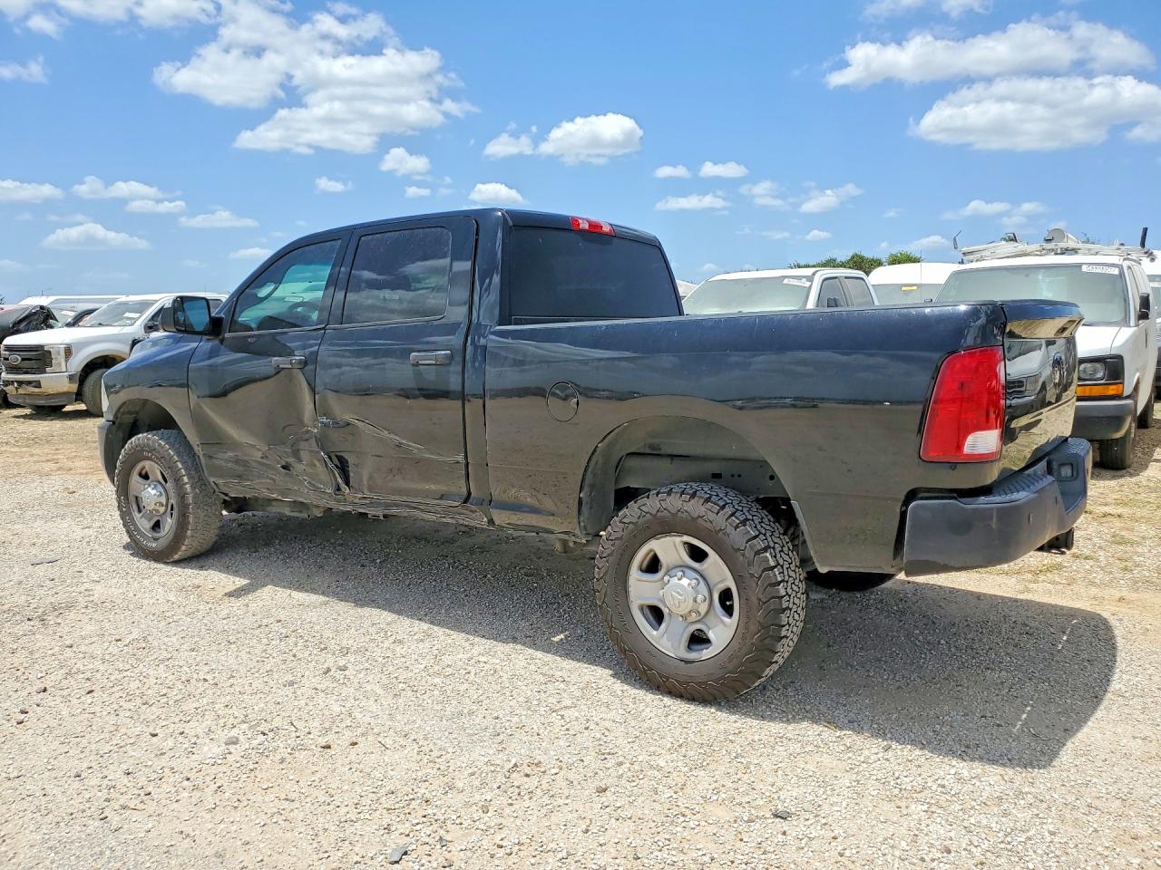 2016 RAM 2500 ST — снимка 2