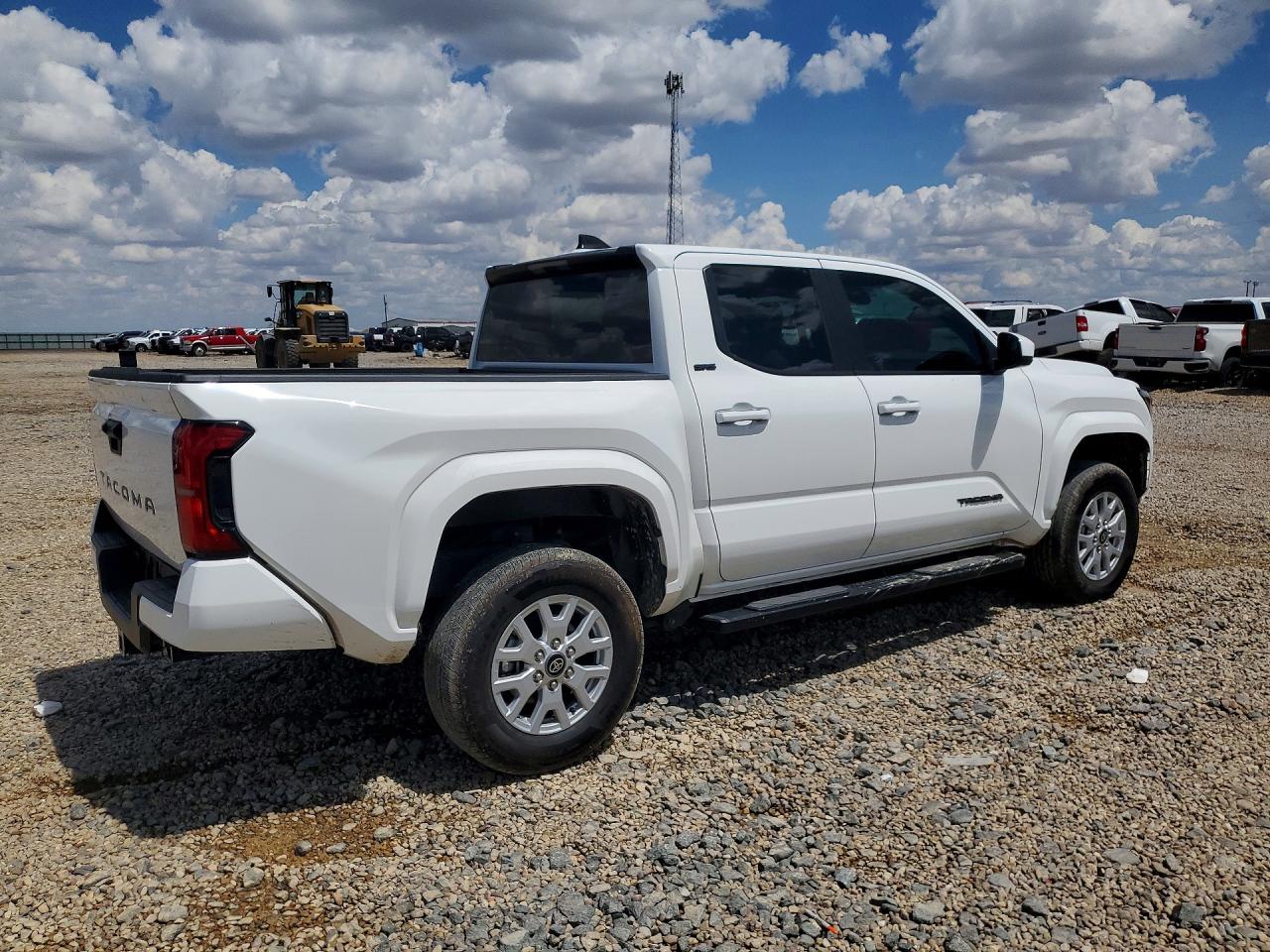 2025 TOYOTA TACOMA SR5 — снимка 3