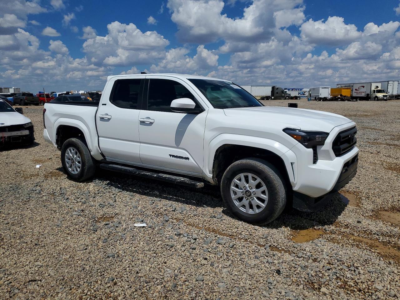 2025 TOYOTA TACOMA SR5 — снимка 4