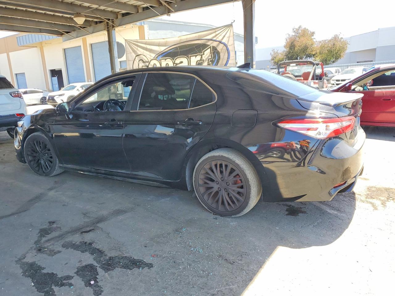 2020 TOYOTA CAMRY SE — снимка 2