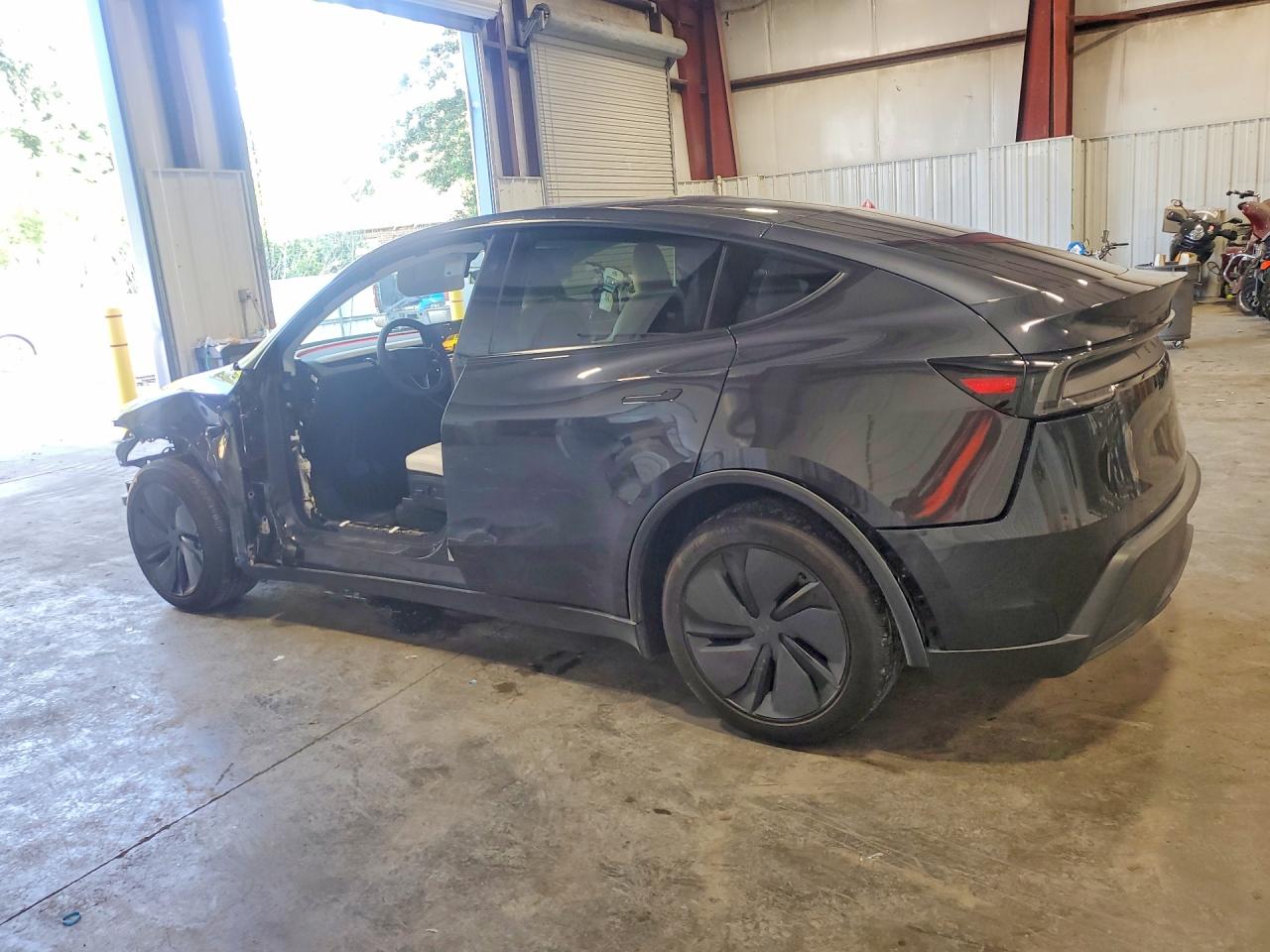 2026 TESLA MODEL Y — снимка 2