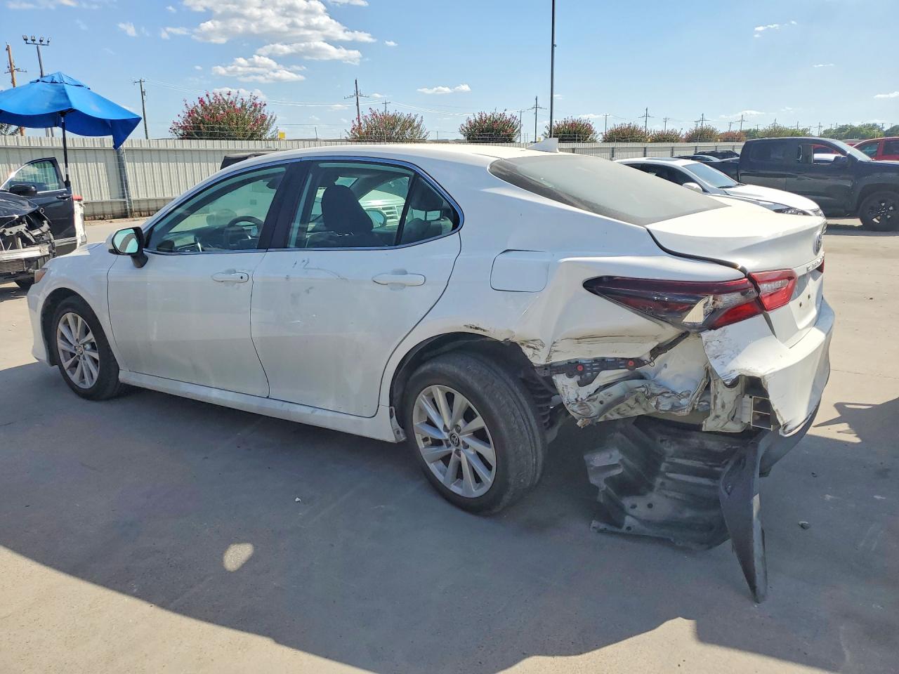 2024 TOYOTA CAMRY LE — снимка 2