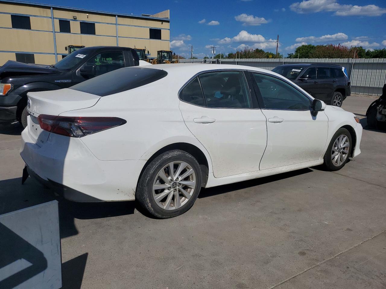 2024 TOYOTA CAMRY LE — снимка 3