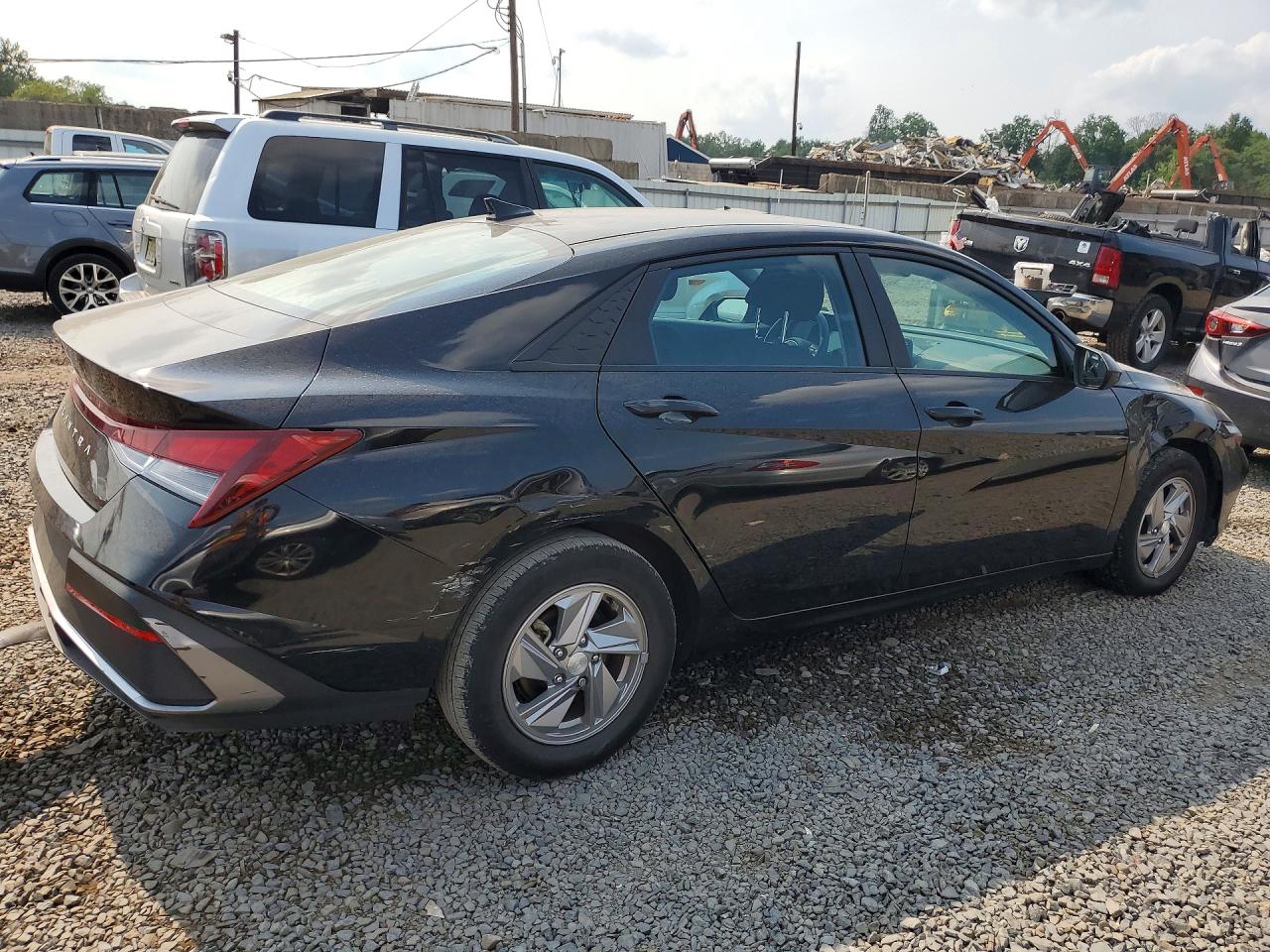 2024 HYUNDAI ELANTRA SE — снимка 3