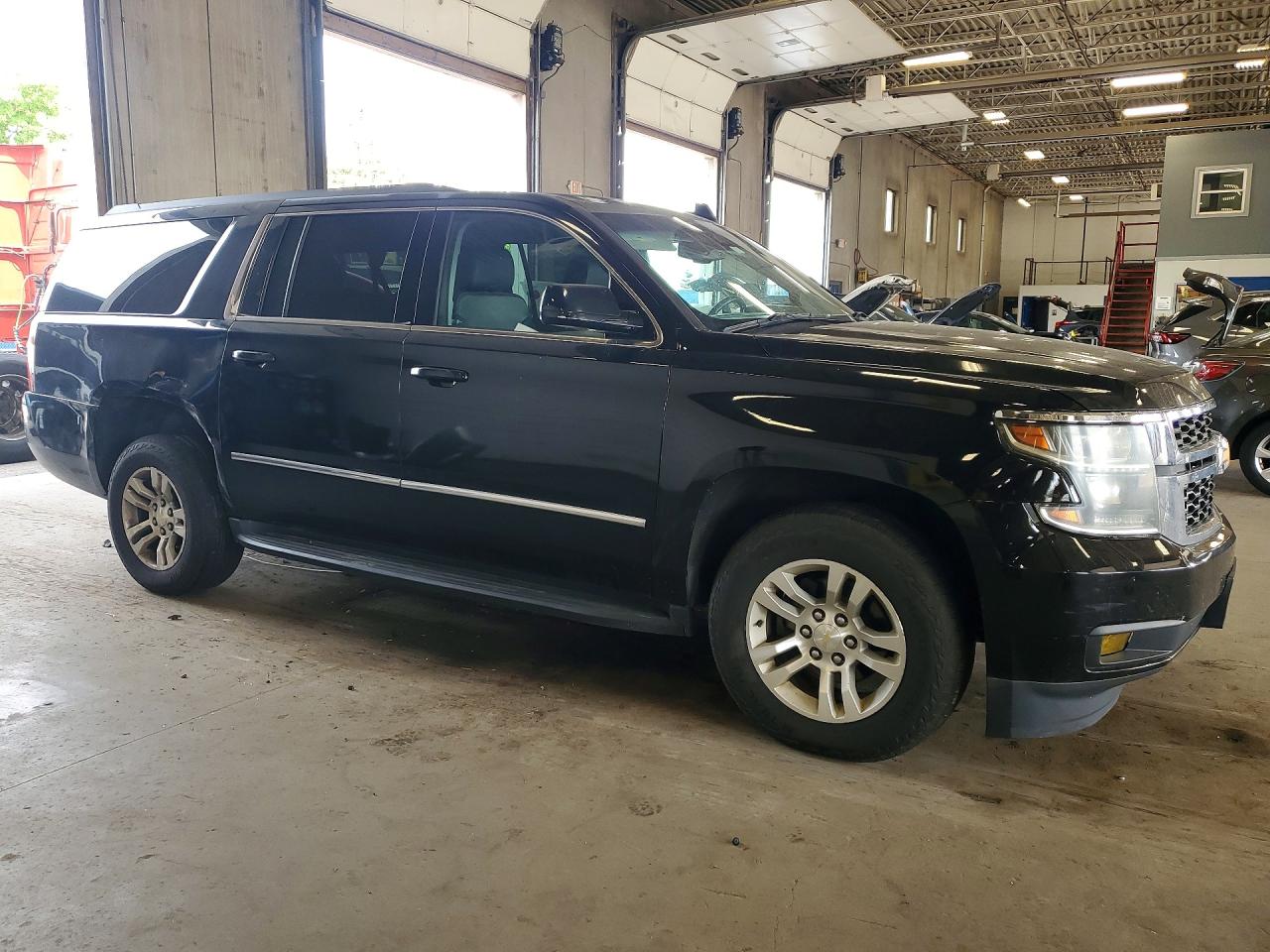 2017 CHEVROLET SUBURBAN K1500 LT — снимка 4