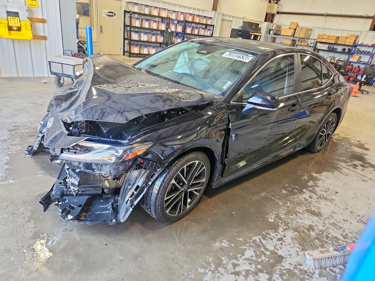 2025 TOYOTA CAMRY XLE