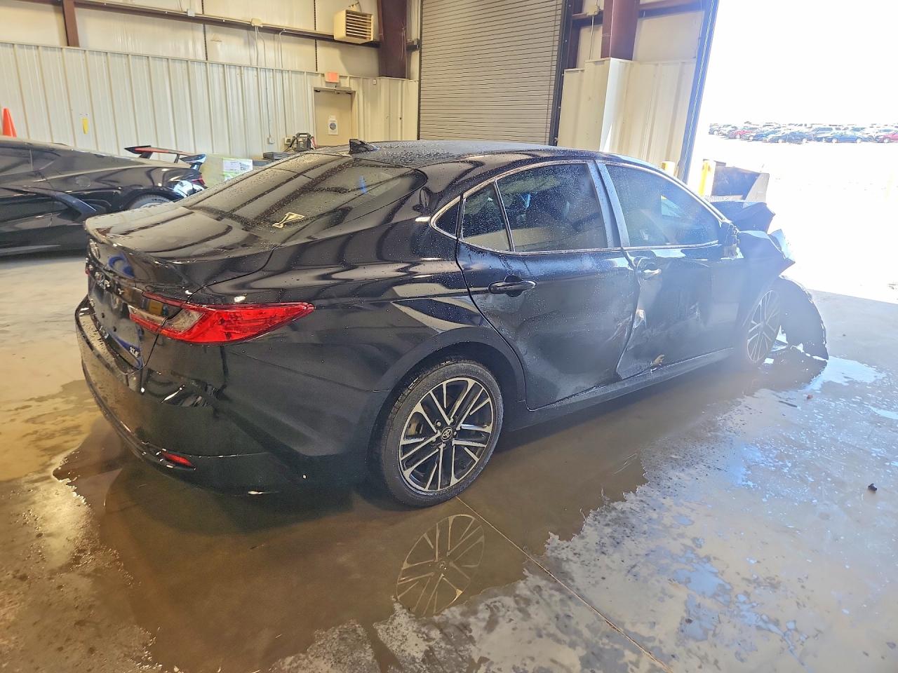 2025 TOYOTA CAMRY XLE — снимка 3