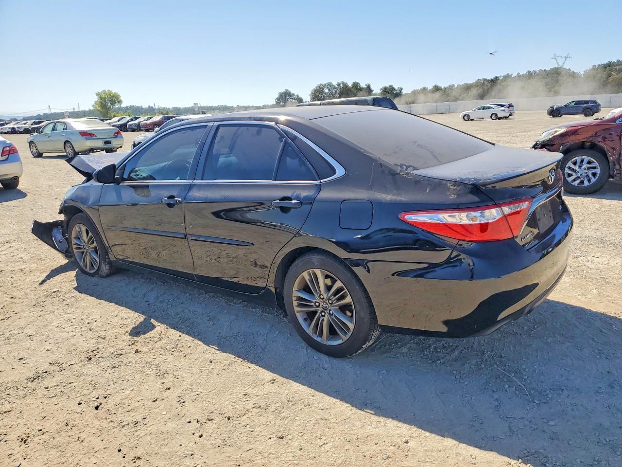 2017 TOYOTA CAMRY SE — снимка 2