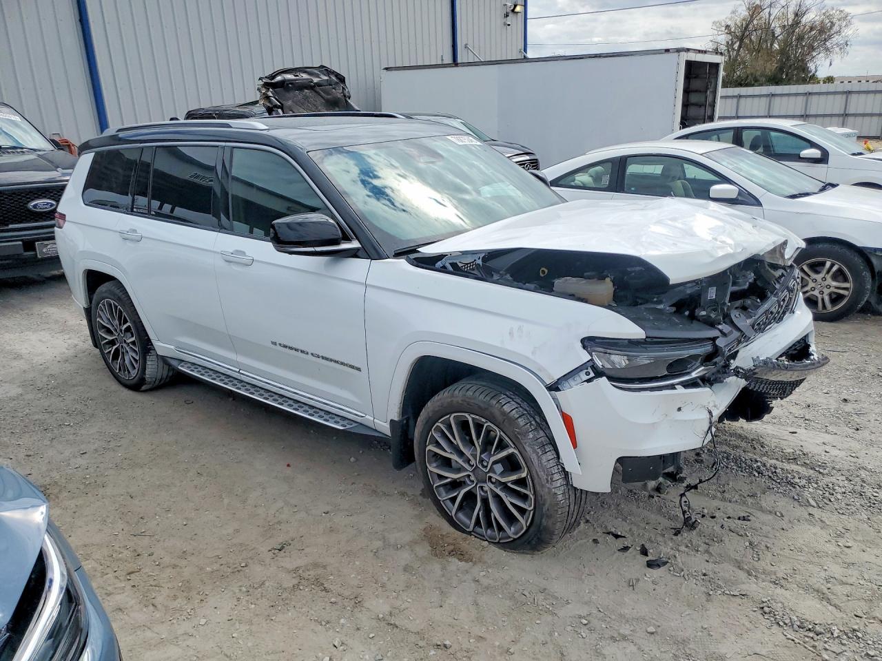 2022 JEEP GRAND CHEROKEE L SUMMIT — снимка 4