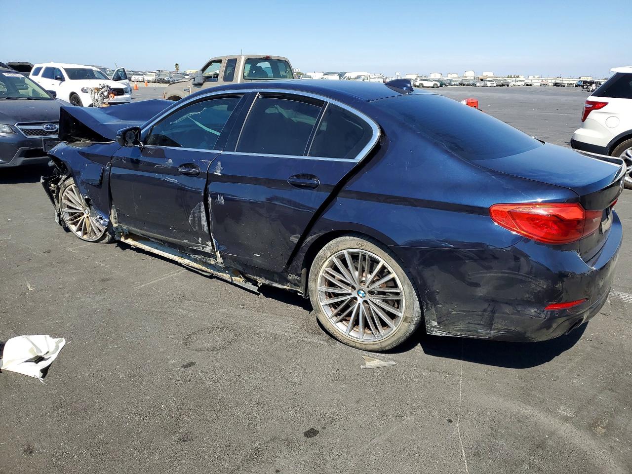 2020 BMW 530E — снимка 2