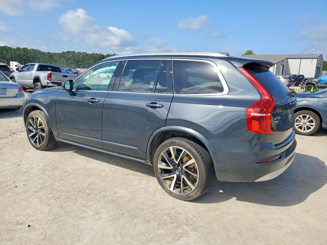 2022 VOLVO XC90 T6 MOMENTUM — снимка 2