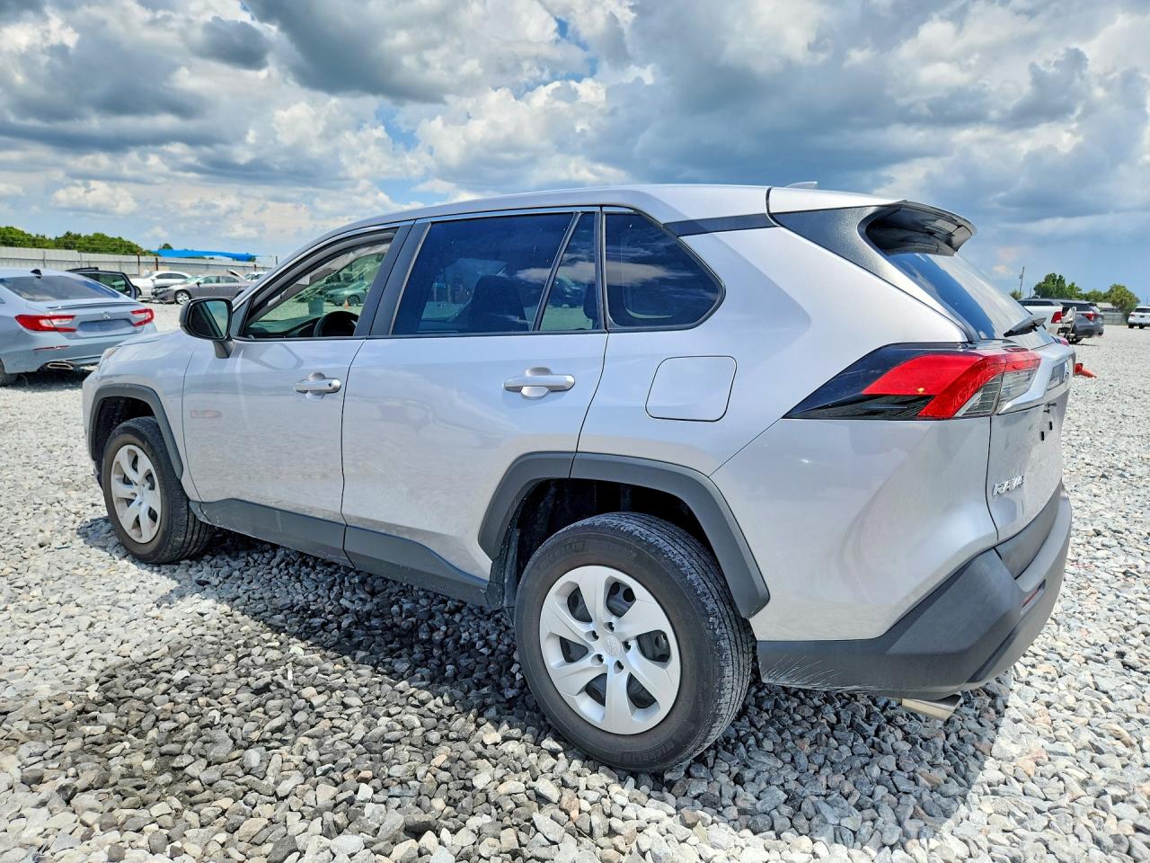 2024 TOYOTA RAV4 LE — снимка 2