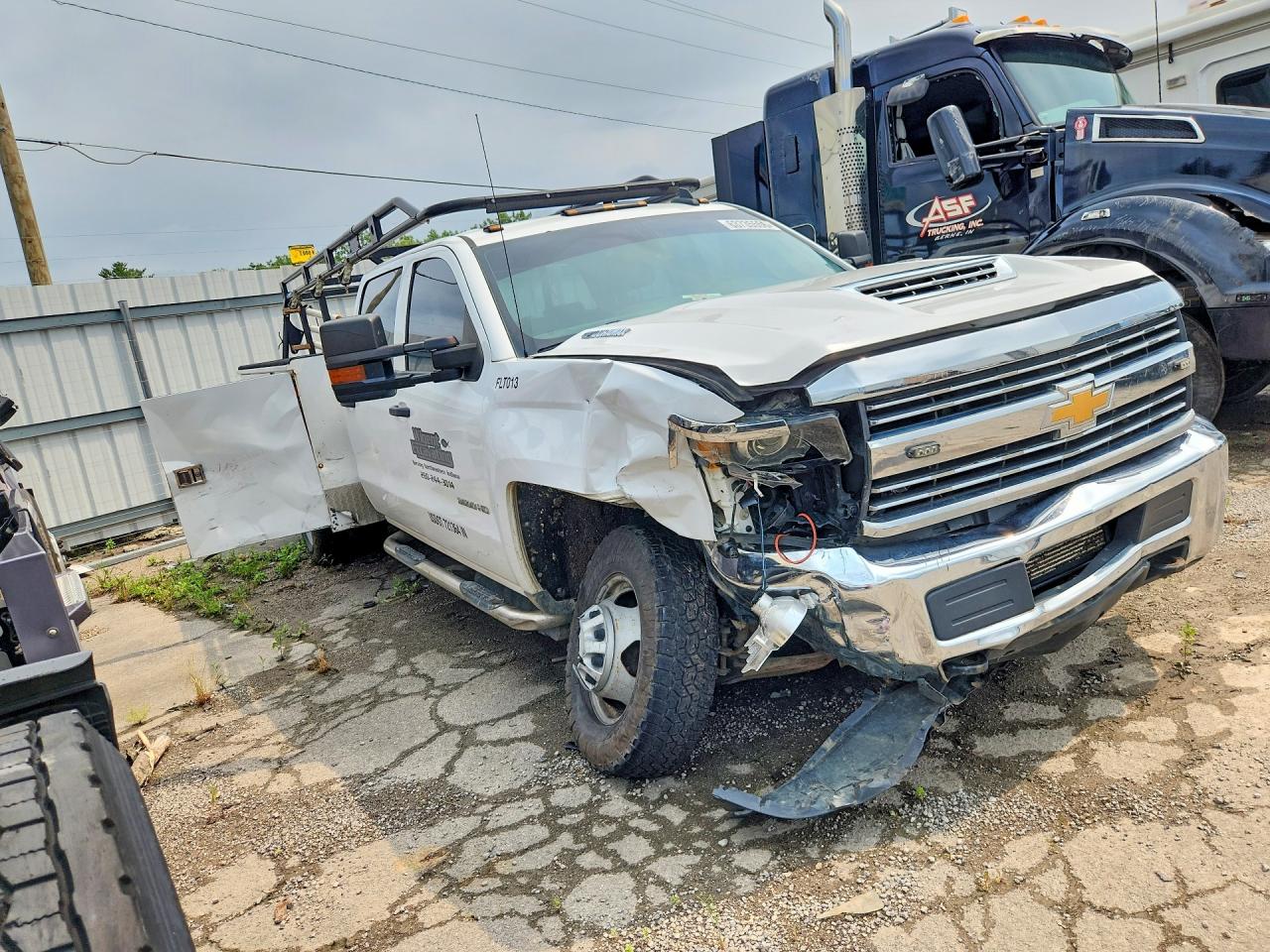 2017 CHEVROLET SILVERADO K3500 — снимка 4