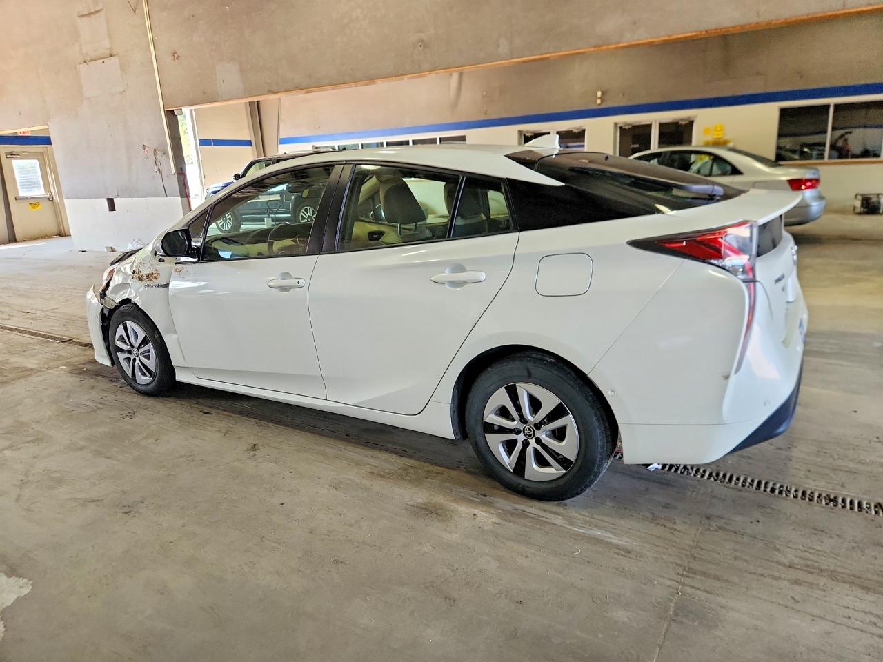 2017 TOYOTA PRIUS TWO — снимка 2