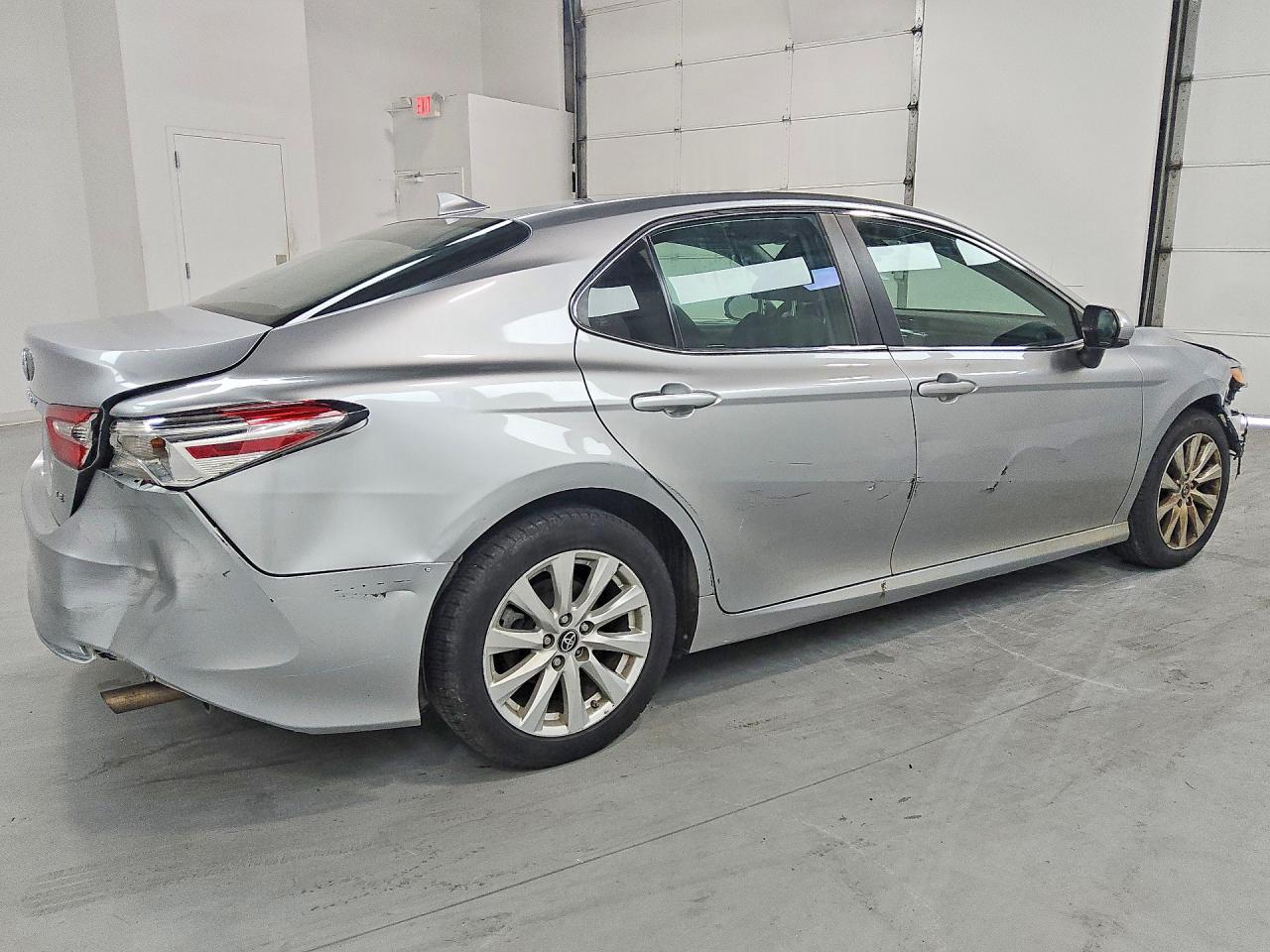 2019 TOYOTA CAMRY LE — снимка 3