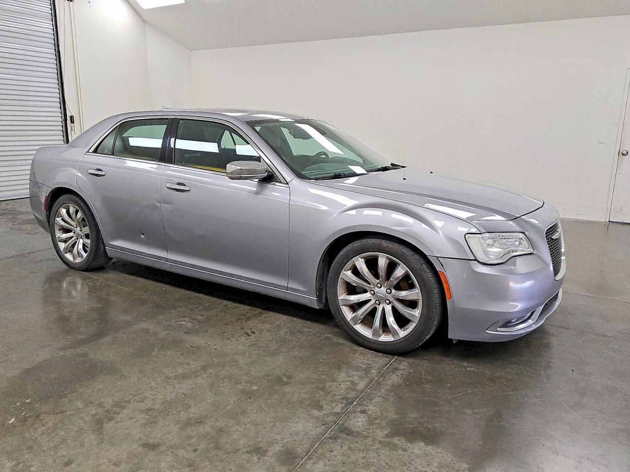 2017 CHRYSLER 300C — снимка 4