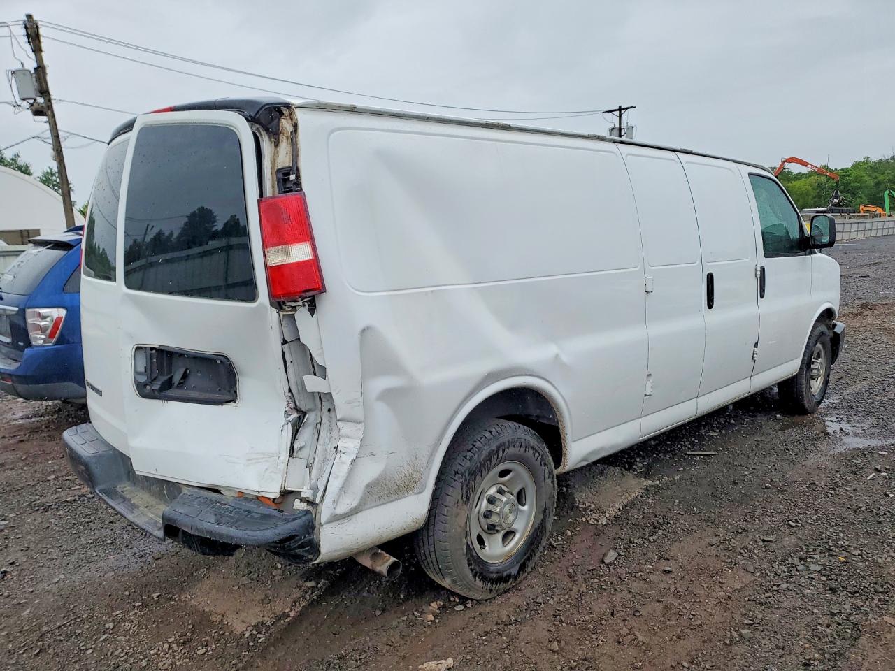 2021 CHEVROLET EXPRESS G2500 — снимка 3