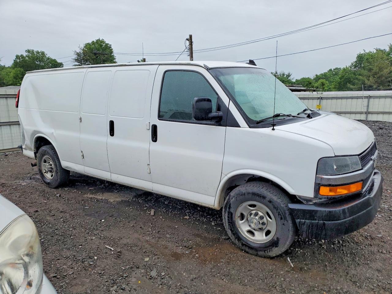 2021 CHEVROLET EXPRESS G2500 — снимка 4