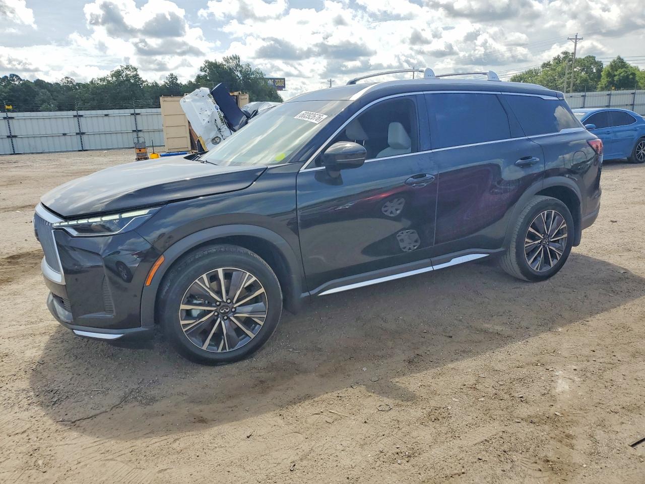 2026 INFINITI QX60 LUXE