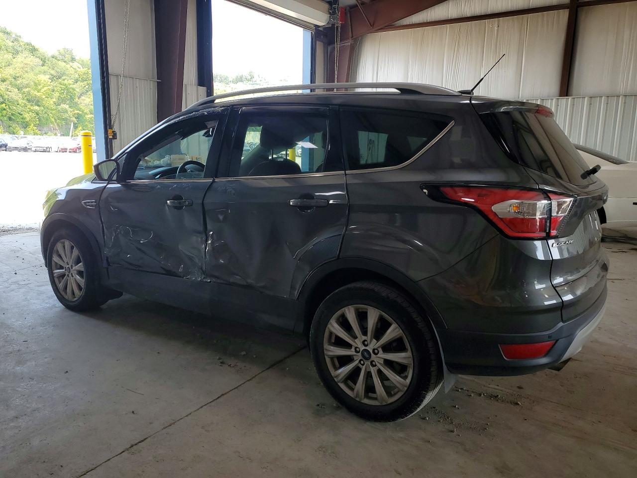 2017 FORD ESCAPE TITANIUM — снимка 2