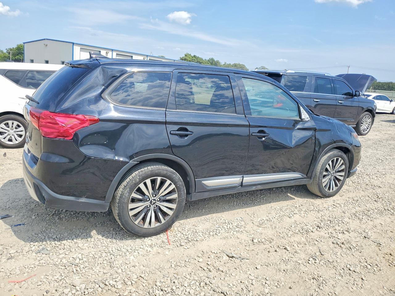 2020 MITSUBISHI OUTLANDER ES — снимка 3