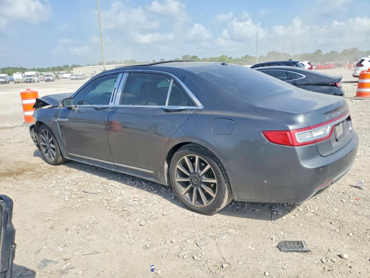 2017 LINCOLN CONTINENTAL RESERVE — снимка 2